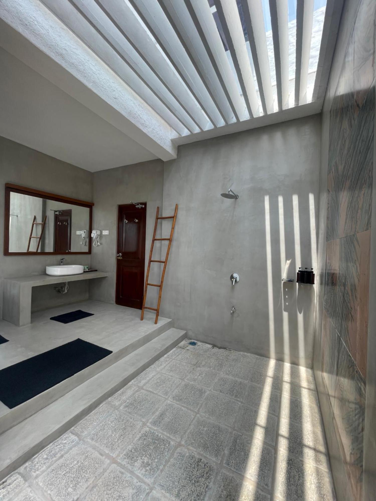 Hibiscus Beach Hotel & Villas Калутара Екстериор снимка