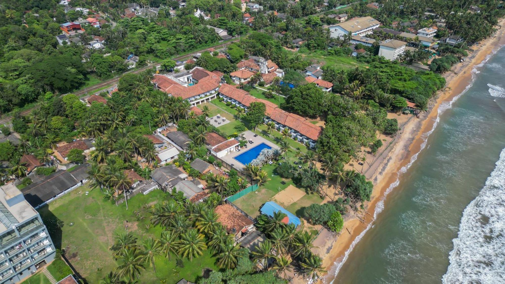 Hibiscus Beach Hotel & Villas Калутара Екстериор снимка