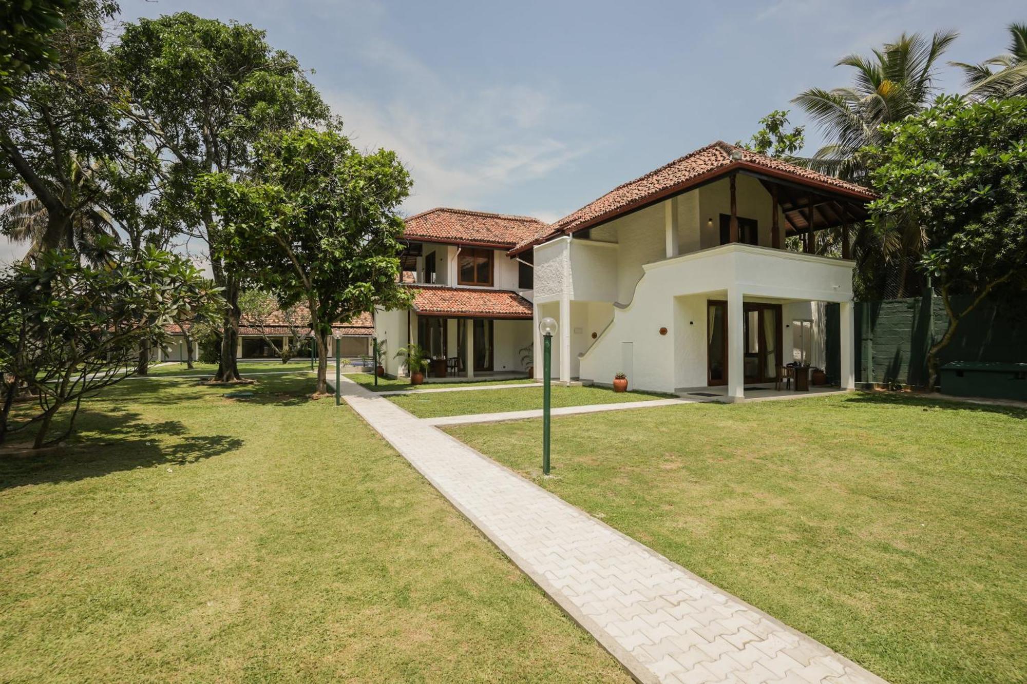 Hibiscus Beach Hotel & Villas Калутара Екстериор снимка